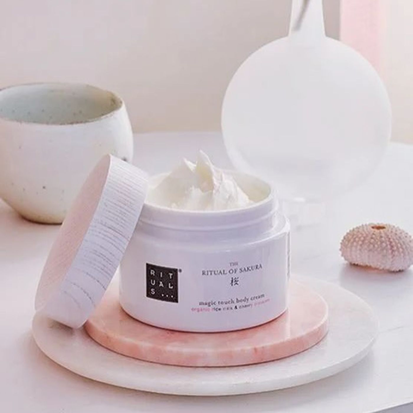 The Ritual of Namaste Body Cream - Produit Rituals - Crème pour le corps -220 Ml