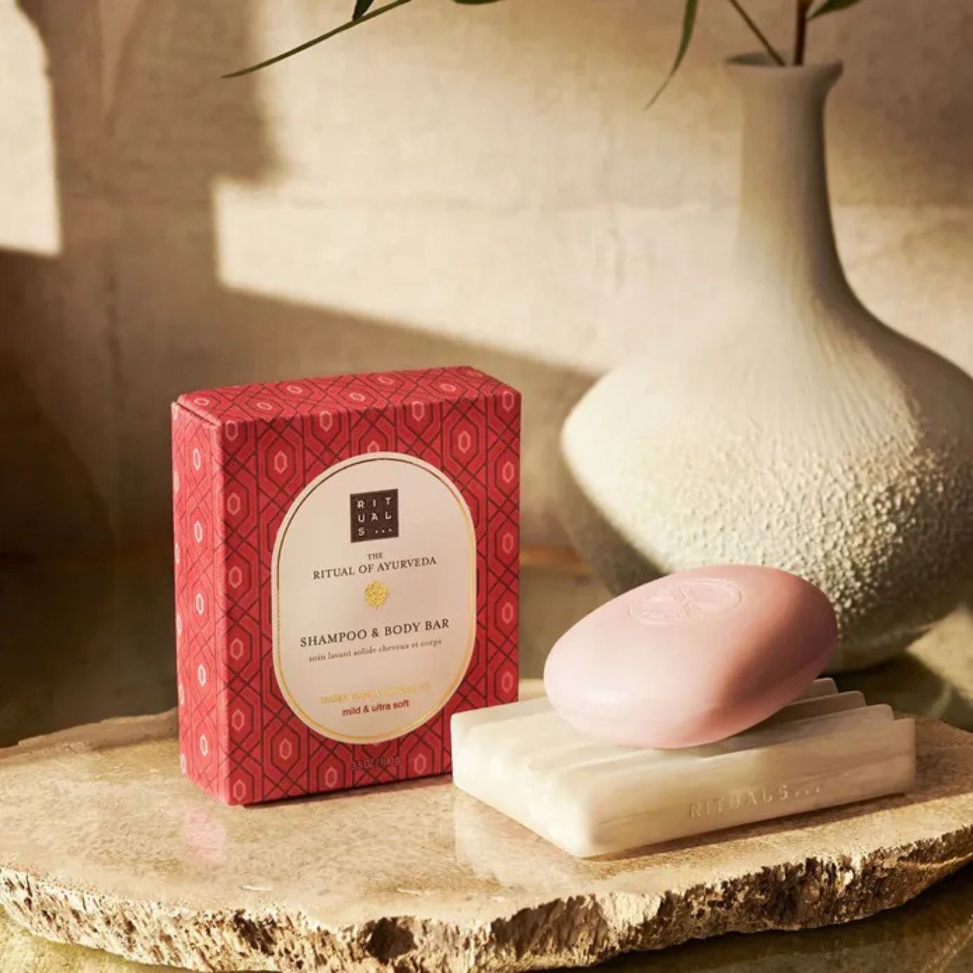 Shampoo & Body Bar The Ritual of Ayurveda, soin nettoyant solide corps et cheveux, 100 gr